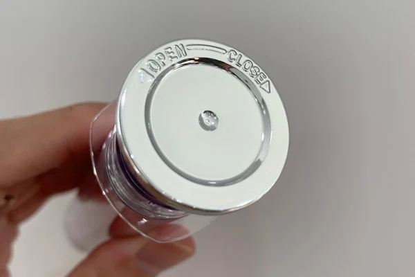 open and close design button of cosmetic packaging syringe bottle open and close design button of cosmetic packaging syringe bottle