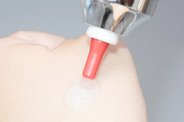 smooth output of cosmetic syringe packaging needle bottle smooth output of cosmetic syringe packaging needle bottle