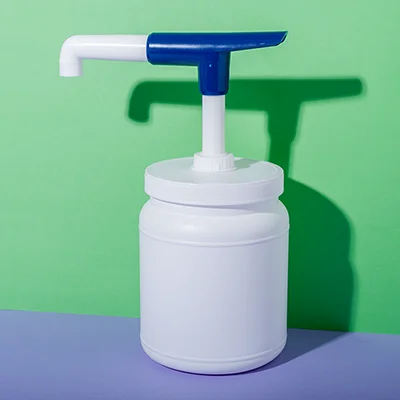 UKM30 - blue 15ml condiment sauce pump with 1750ml pe bottle